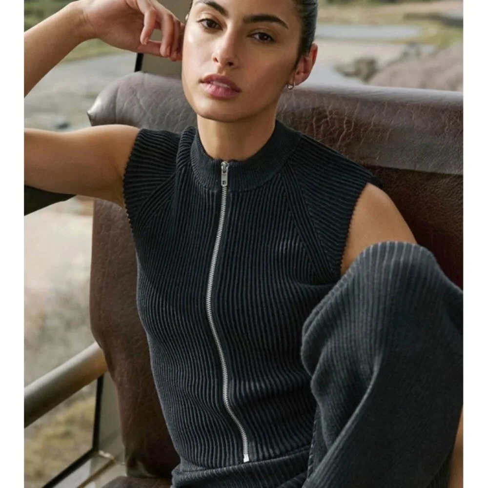 Alo Denim Knit Sleeveless Full Zip Top Black Anthracite Zipper Sweater Knit Tank